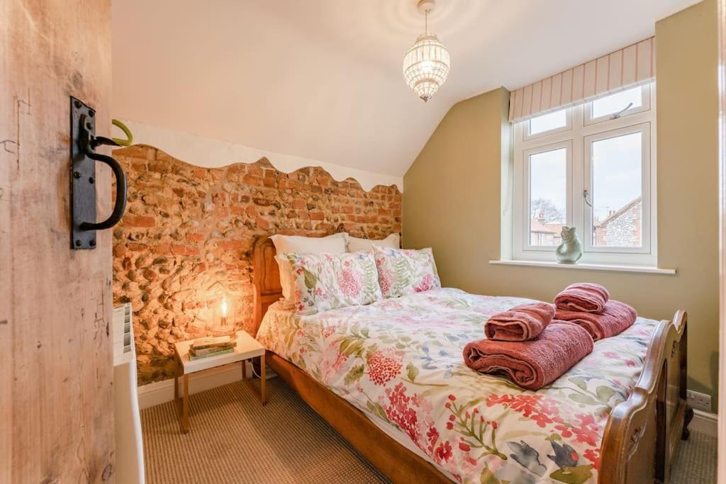 The Doll'S House Villa Холт Екстериор снимка